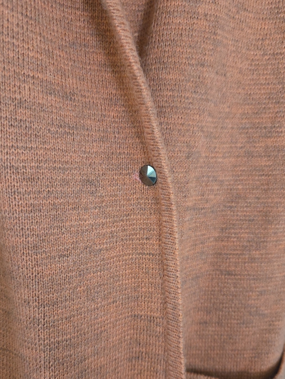 Use Cardigan - Picture 3 of 8